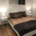 Geschmackvolle Zentral Und Strandnah Gelegen. Wlan Kostenlos.