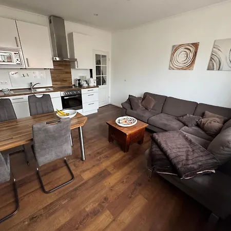 Geschmackvolle Zentral Und Strandnah Gelegen. Wlan Kostenlos. Apartment *
